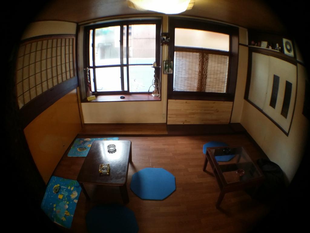 Guesthouse Base Okinawa Naha Exteriör bild